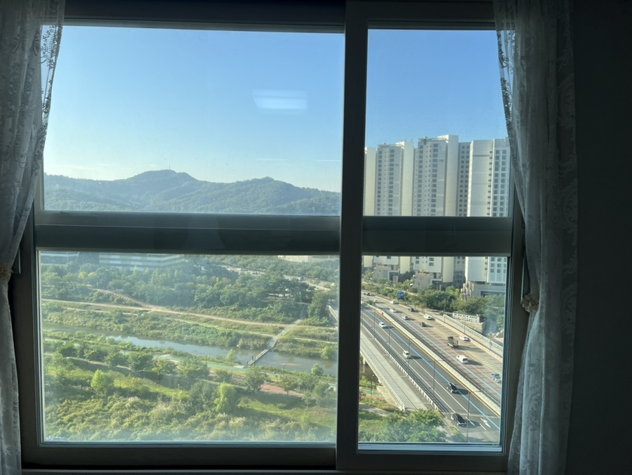 고양 삼송 현대헤리엇 입면분할창 거실 유리창청소 작업 전